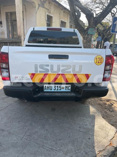 Big with watermark isuzu d max maputo maputo 17671