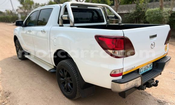Comprar Usado Mazda BT-50 Branco Carro em Maputo em Maputo Comprar Usado Mazda BT-50 Branco Carro em Maputo em Maputo