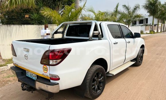 Comprar Usado Mazda BT-50 Branco Carro em Maputo em Maputo Comprar Usado Mazda BT-50 Branco Carro em Maputo em Maputo