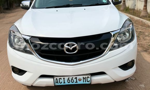 Comprar Usado Mazda BT-50 Branco Carro em Maputo em Maputo Comprar Usado Mazda BT-50 Branco Carro em Maputo em Maputo