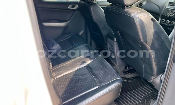 Comprar Usado Mazda BT-50 Branco Carro em Maputo em Maputo Comprar Usado Mazda BT-50 Branco Carro em Maputo em Maputo