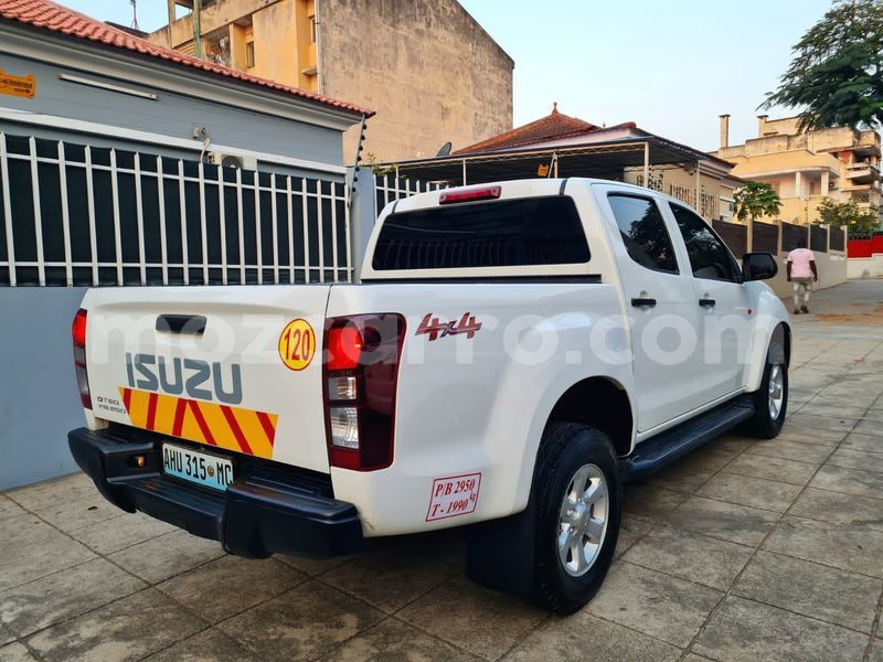 Big with watermark isuzu d max maputo maputo 17676