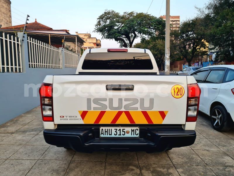 Big with watermark isuzu d max maputo maputo 17676