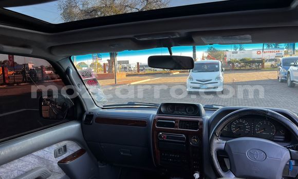 Nunua Ilio tumika Toyota Land Cruiser Prado Kijani Gari ndani ya Maputo nchini Maputo Nunua Ilio tumika Toyota Land Cruiser Prado Kijani Gari ndani ya Maputo nchini Maputo