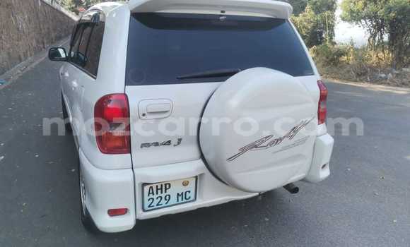 Nunua Ilio tumika Toyota RAV4 Nyeupe Gari ndani ya Maputo nchini Maputo Nunua Ilio tumika Toyota RAV4 Nyeupe Gari ndani ya Maputo nchini Maputo
