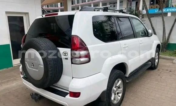 Nunua Ilio tumika Toyota Land Cruiser Prado Nyeupe Gari ndani ya Maputo nchini Maputo Nunua Ilio tumika Toyota Land Cruiser Prado Nyeupe Gari ndani ya Maputo nchini Maputo