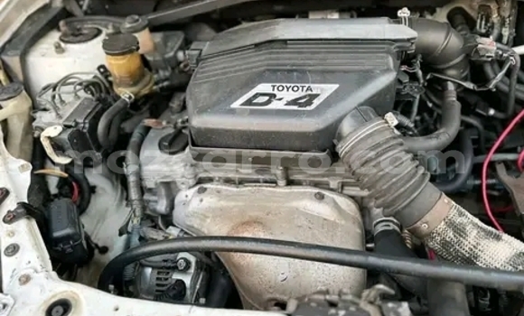 Comprar Usado Toyota RAV4 Branco Carro em Maputo em Maputo Comprar Usado Toyota RAV4 Branco Carro em Maputo em Maputo