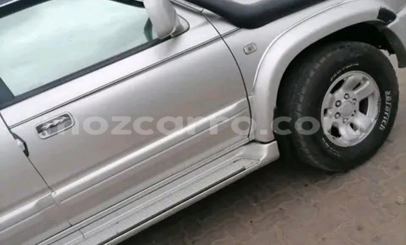 Nunua Ilio tumika Toyota Hilux Surf Brown Gari ndani ya Maputo nchini Maputo Nunua Ilio tumika Toyota Hilux Surf Brown Gari ndani ya Maputo nchini Maputo
