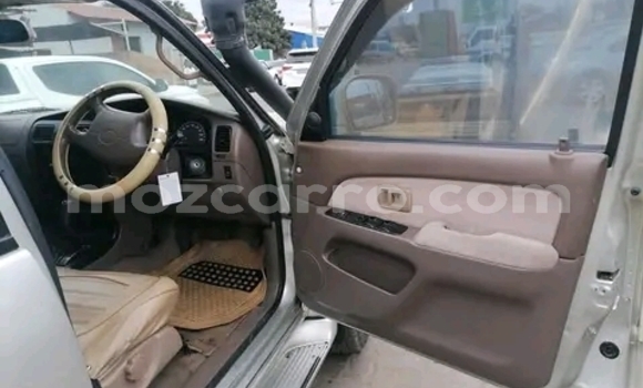 Nunua Ilio tumika Toyota Hilux Surf Brown Gari ndani ya Maputo nchini Maputo Nunua Ilio tumika Toyota Hilux Surf Brown Gari ndani ya Maputo nchini Maputo