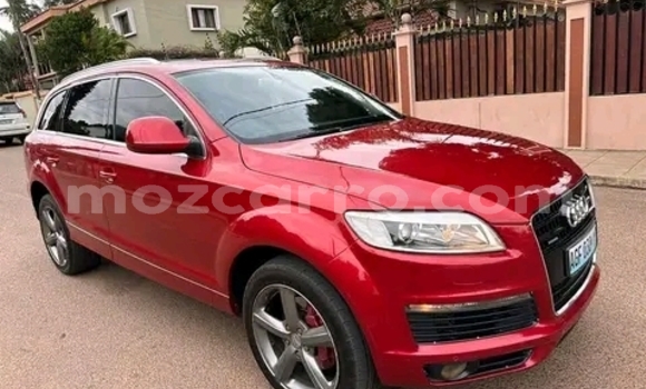 Nunua Ilio tumika Audi Q7 Nyekundu Gari ndani ya Maputo nchini Maputo