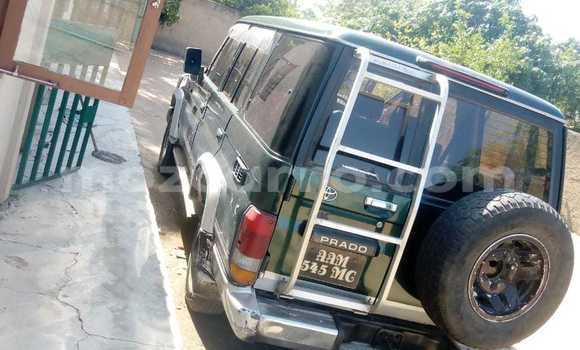 Nunua Ilio tumika Toyota Land Cruiser Prado Kijani Gari ndani ya Maputo nchini Maputo Nunua Ilio tumika Toyota Land Cruiser Prado Kijani Gari ndani ya Maputo nchini Maputo