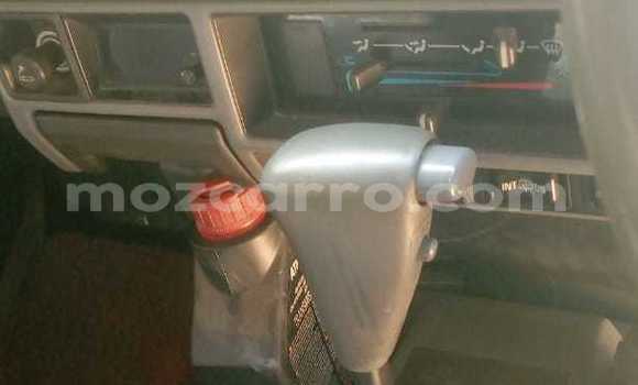 Nunua Ilio tumika Toyota Land Cruiser Prado Kijani Gari ndani ya Maputo nchini Maputo Nunua Ilio tumika Toyota Land Cruiser Prado Kijani Gari ndani ya Maputo nchini Maputo