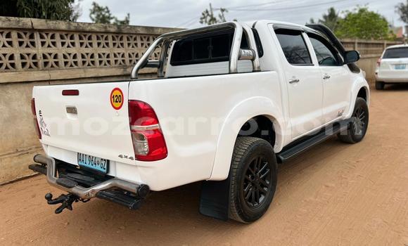 Comprar Usado Toyota Hilux Branco Carro em Maputo em Maputo Comprar Usado Toyota Hilux Branco Carro em Maputo em Maputo