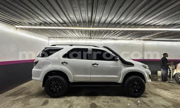 Nunua Ilio tumika Toyota Fortuner Nyeupe Gari ndani ya Maputo nchini Maputo Nunua Ilio tumika Toyota Fortuner Nyeupe Gari ndani ya Maputo nchini Maputo