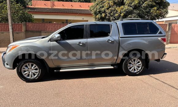 Comprar Usado Mazda BT-50 De outros Carro em Maputo em Maputo Comprar Usado Mazda BT-50 De outros Carro em Maputo em Maputo