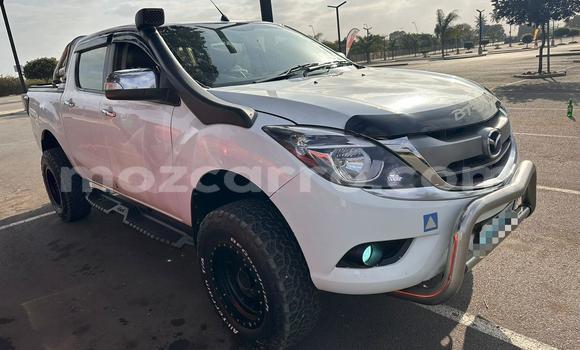 Nunua Ilio tumika Mazda BT-50 Nyeupe Gari ndani ya Maputo nchini Maputo Nunua Ilio tumika Mazda BT-50 Nyeupe Gari ndani ya Maputo nchini Maputo