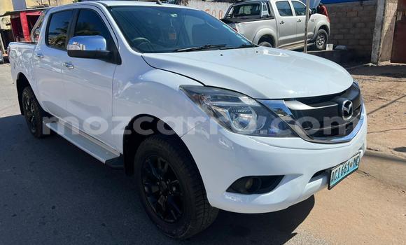 Nunua Ilio tumika Mazda BT-50 Nyeupe Gari ndani ya Maputo nchini Maputo