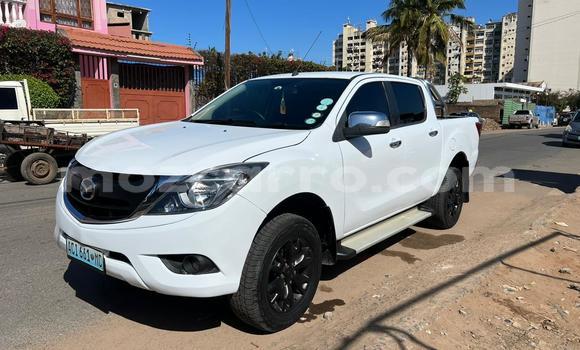 Nunua Ilio tumika Mazda BT-50 Nyeupe Gari ndani ya Maputo nchini Maputo Nunua Ilio tumika Mazda BT-50 Nyeupe Gari ndani ya Maputo nchini Maputo