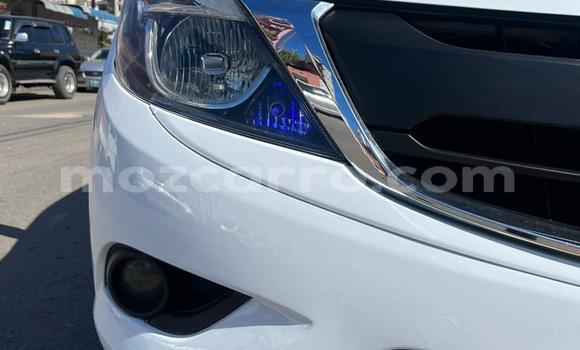 Nunua Ilio tumika Mazda BT-50 Nyeupe Gari ndani ya Maputo nchini Maputo Nunua Ilio tumika Mazda BT-50 Nyeupe Gari ndani ya Maputo nchini Maputo