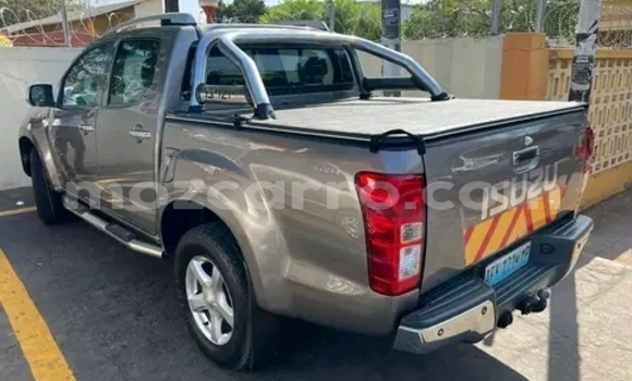 Nunua Ilio tumika Isuzu D-MAX Nyingine Gari ndani ya Maputo nchini Maputo Nunua Ilio tumika Isuzu D-MAX Nyingine Gari ndani ya Maputo nchini Maputo
