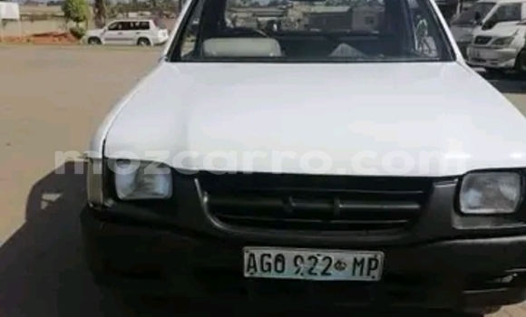 Tenga Tsaru Isuzu KB Chena Mota in Maputo in Maputo Tenga Tsaru Isuzu KB Chena Mota in Maputo in Maputo