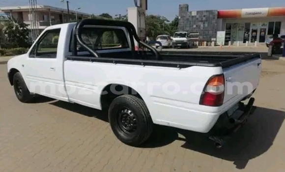 Tenga Tsaru Isuzu KB Chena Mota in Maputo in Maputo Tenga Tsaru Isuzu KB Chena Mota in Maputo in Maputo