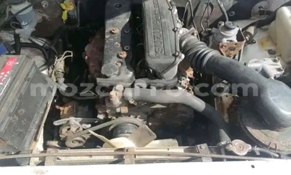 Tenga Tsaru Isuzu KB Chena Mota in Maputo in Maputo Tenga Tsaru Isuzu KB Chena Mota in Maputo in Maputo