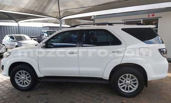 Comprar Usado Toyota Fortuner Branco Carro em Quissanga em Cabo Delgado Comprar Usado Toyota Fortuner Branco Carro em Quissanga em Cabo Delgado