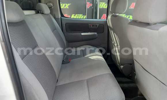 Comprar Usado Toyota Hilux Branco Carro em Lichinga em Niassa Comprar Usado Toyota Hilux Branco Carro em Lichinga em Niassa