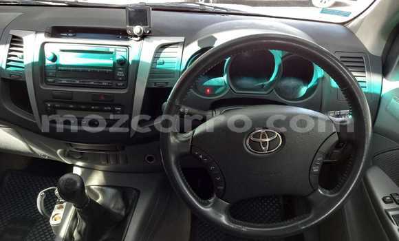 Comprar Usado Toyota Hilux Branco Carro em Lichinga em Niassa Comprar Usado Toyota Hilux Branco Carro em Lichinga em Niassa