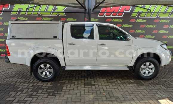 Comprar Usado Toyota Hilux Branco Carro em Lichinga em Niassa Comprar Usado Toyota Hilux Branco Carro em Lichinga em Niassa