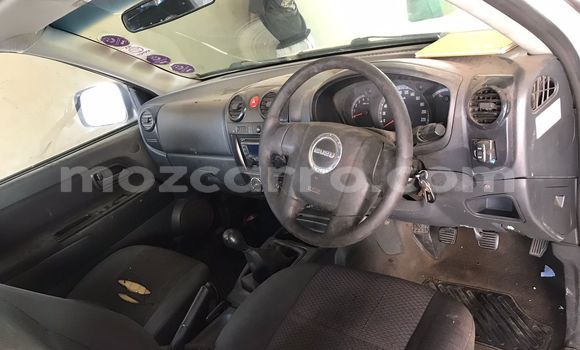 Comprar Usado Isuzu D-MAX Branco Carro em Maputo em Maputo