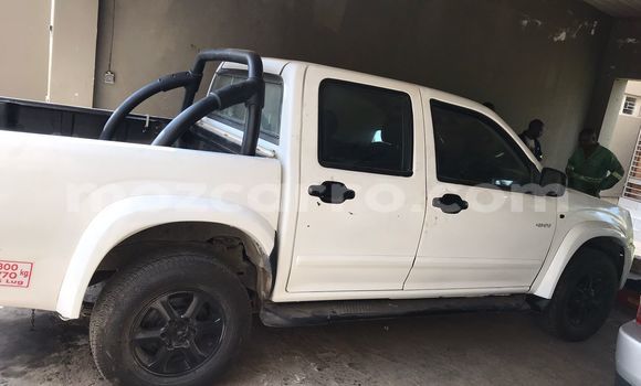 Nunua Ilio tumika Isuzu D-MAX Nyeupe Gari ndani ya Maputo nchini Maputo Nunua Ilio tumika Isuzu D-MAX Nyeupe Gari ndani ya Maputo nchini Maputo