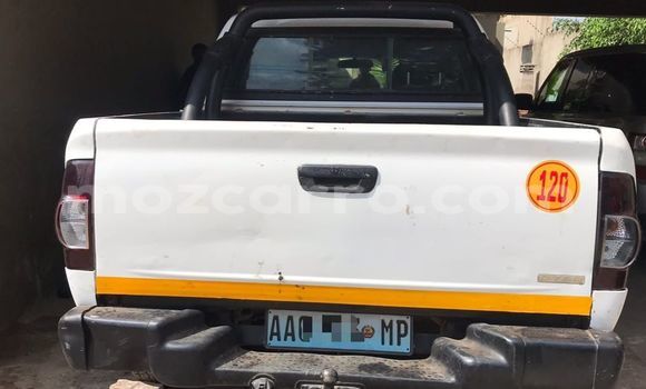 Nunua Ilio tumika Isuzu D-MAX Nyeupe Gari ndani ya Maputo nchini Maputo Nunua Ilio tumika Isuzu D-MAX Nyeupe Gari ndani ya Maputo nchini Maputo