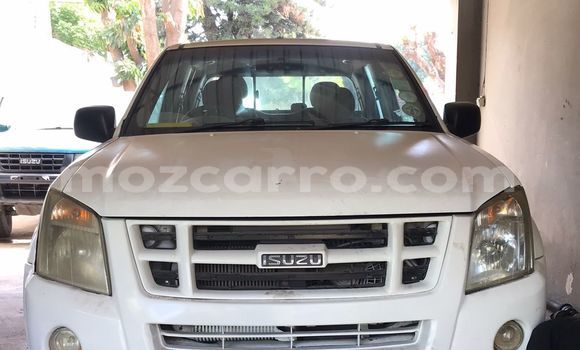 Nunua Ilio tumika Isuzu D-MAX Nyeupe Gari ndani ya Maputo nchini Maputo Nunua Ilio tumika Isuzu D-MAX Nyeupe Gari ndani ya Maputo nchini Maputo