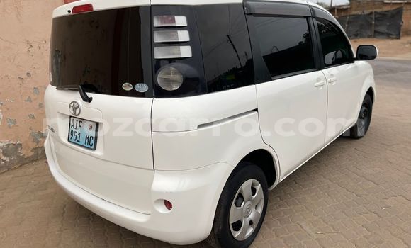Buy Used Toyota Sienta White Car in Maputo in Maputo Buy Used Toyota Sienta White Car in Maputo in Maputo
