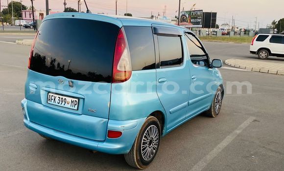 Comprar Usado Toyota FunCargo Azul Carro em Maputo em Maputo