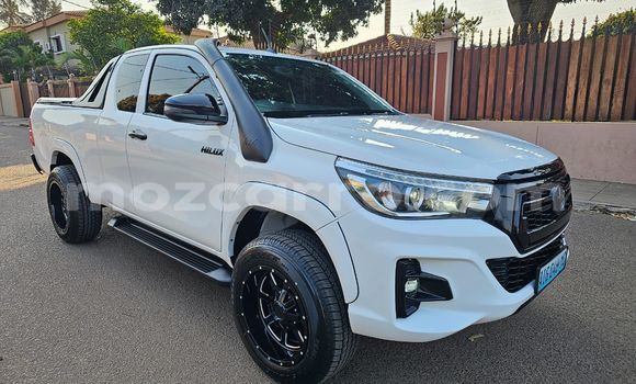 Comprar Usado Toyota Hiluxe Revo Branco Carro em Maputo em Maputo Comprar Usado Toyota Hiluxe Revo Branco Carro em Maputo em Maputo