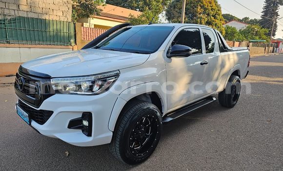 Comprar Usado Toyota Hiluxe Revo Branco Carro em Maputo em Maputo Comprar Usado Toyota Hiluxe Revo Branco Carro em Maputo em Maputo