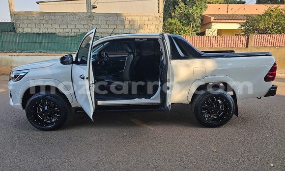 Comprar Usado Toyota Hiluxe Revo Branco Carro em Maputo em Maputo Comprar Usado Toyota Hiluxe Revo Branco Carro em Maputo em Maputo