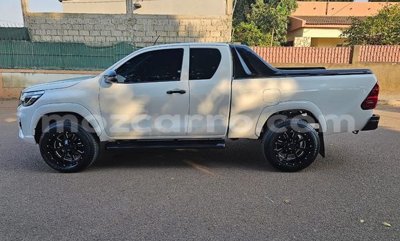Comprar Usado Toyota Hiluxe Revo Branco Carro em Maputo em Maputo Comprar Usado Toyota Hiluxe Revo Branco Carro em Maputo em Maputo