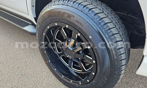 Comprar Usado Toyota Hiluxe Revo Branco Carro em Maputo em Maputo Comprar Usado Toyota Hiluxe Revo Branco Carro em Maputo em Maputo