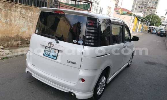 Buy Used Toyota Sienta White Car in Maputo in Maputo Buy Used Toyota Sienta White Car in Maputo in Maputo