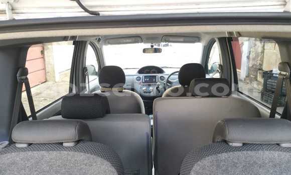 Buy Used Toyota Sienta White Car in Maputo in Maputo Buy Used Toyota Sienta White Car in Maputo in Maputo