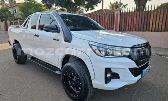 Comprar Usado Toyota Hilux Branco Carro em Maputo em Maputo