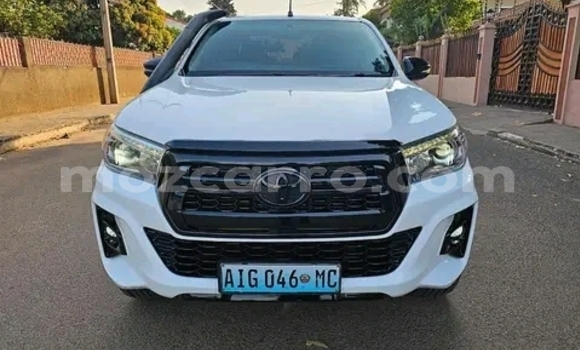 Nunua Ilio tumika Toyota Hilux Nyeupe Gari ndani ya Maputo nchini Maputo Nunua Ilio tumika Toyota Hilux Nyeupe Gari ndani ya Maputo nchini Maputo