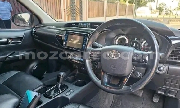 Nunua Ilio tumika Toyota Hilux Nyeupe Gari ndani ya Maputo nchini Maputo Nunua Ilio tumika Toyota Hilux Nyeupe Gari ndani ya Maputo nchini Maputo