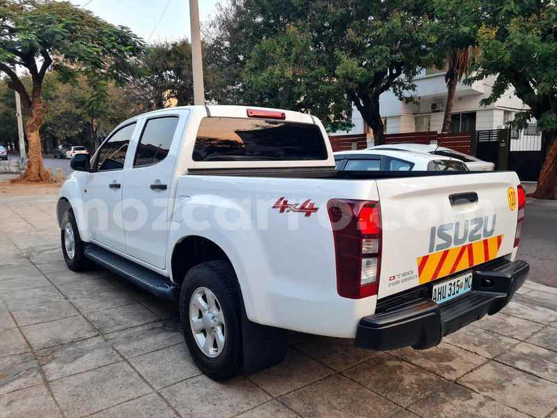 Big with watermark isuzu d max maputo maputo 17814