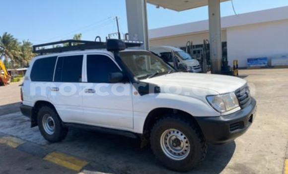Tenga Tsaru Toyota Land Cruiser Chena Mota in Maputo in Maputo