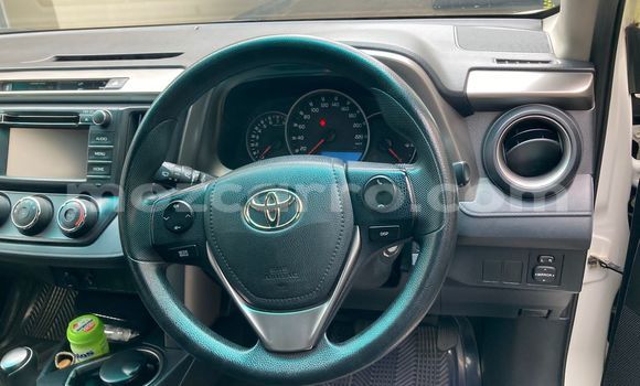 Comprar Usado Toyota RAV4 Branco Carro em Maputo em Maputo Comprar Usado Toyota RAV4 Branco Carro em Maputo em Maputo